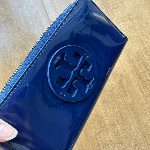 Tory Burch Blue Patent Leather Ziparound Accordion Wallet, One Size - Picture 11 of 15